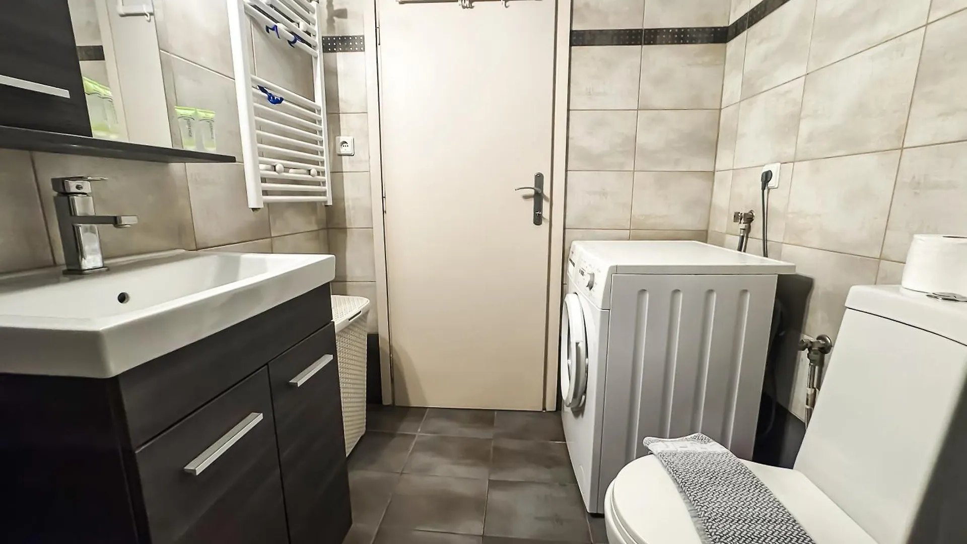 City Center Family Apartment #Propertly Thessaloniki